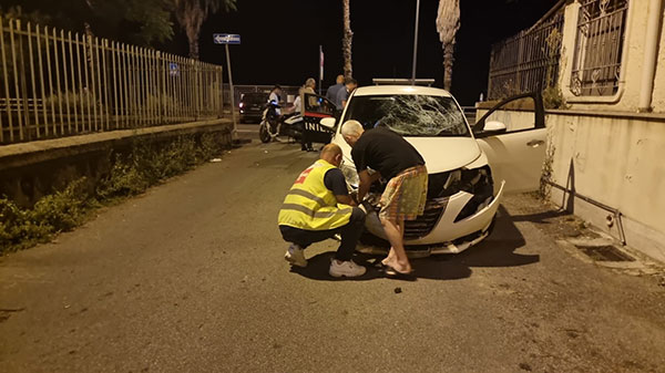 Salerno Ancora Un Incidente Sul Lungomare Scontro Tra Auto E Scooter