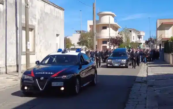 Carabinieri Morti Nel Salernitano Centinaia Di Persone Ai Funerali Di