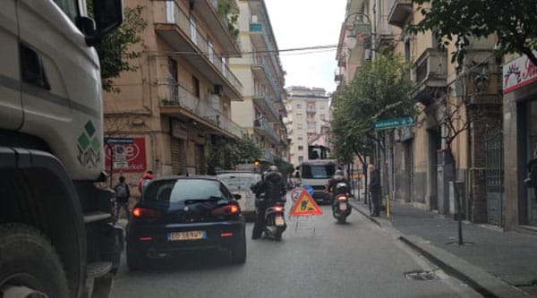 Napoli-Barcellona, a Pagani la fabbrica dei gadget falsi - La Città di  Salerno